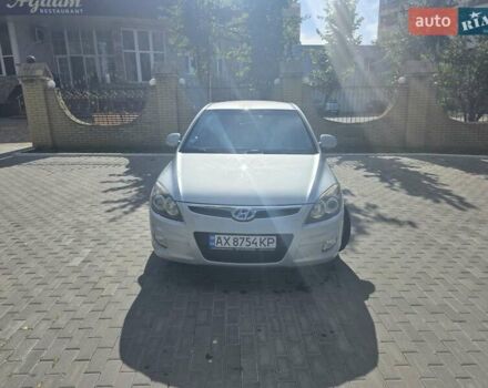 Серый Хендай i30, объемом двигателя 1.4 л и пробегом 186 тыс. км за 5700 $, фото 1 на Automoto.ua