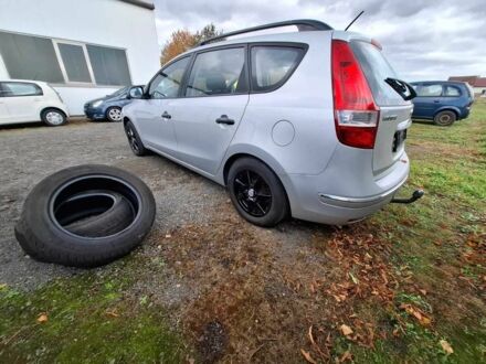 Серый Хендай i30, объемом двигателя 1.6 л и пробегом 220 тыс. км за 3736 $, фото 1 на Automoto.ua