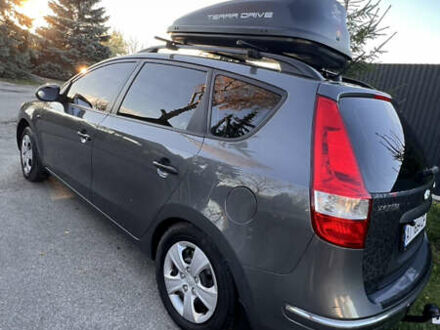 Хендай i30 2009 у Белой Церкве на Automoto.ua Сірий Хендай i30, об'ємом двигуна 1.4 л та пробігом 221 тис. км за 7200 $, фото 1 на Automoto.ua