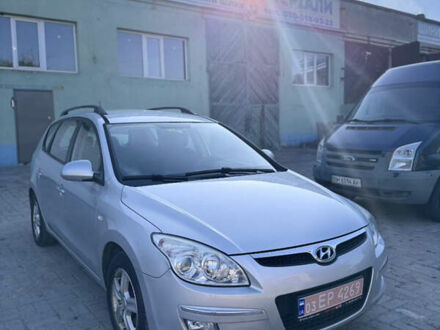 Серый Хендай i30, объемом двигателя 1.6 л и пробегом 190 тыс. км за 5950 $, фото 1 на Automoto.ua