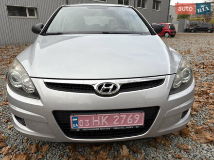 Серый Хендай i30, объемом двигателя 1.4 л и пробегом 218 тыс. км за 5950 $, фото 1 на Automoto.ua
