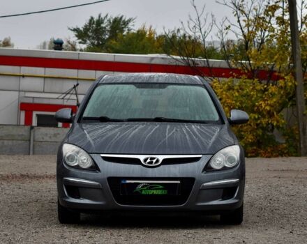 Сірий Хендай i30, об'ємом двигуна 1.4 л та пробігом 187 тис. км за 4999 $, фото 1 на Automoto.ua