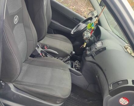 Серый Хендай i30, объемом двигателя 1.4 л и пробегом 200 тыс. км за 5300 $, фото 1 на Automoto.ua