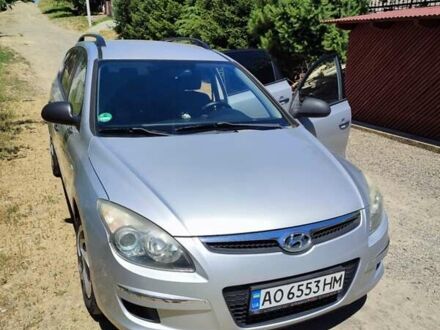 Серый Хендай i30, объемом двигателя 1.6 л и пробегом 185 тыс. км за 5700 $, фото 1 на Automoto.ua