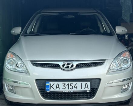 Серый Хендай i30, объемом двигателя 1.6 л и пробегом 250 тыс. км за 7000 $, фото 1 на Automoto.ua
