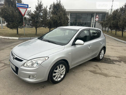 Сірий Хендай i30, об'ємом двигуна 2 л та пробігом 149 тис. км за 6600 $, фото 1 на Automoto.ua