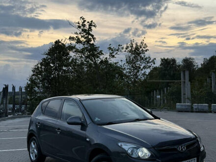 Хендай i30 2009 в Тернополе на Automoto.ua Серый Хендай i30, объемом двигателя 1.59 л и пробегом 240 тыс. км за 7000 $, фото 1 на Automoto.ua