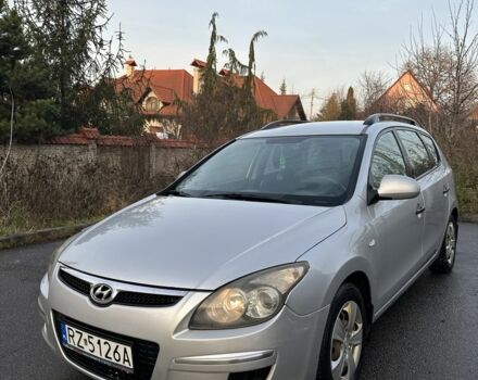 Серый Хендай i30, объемом двигателя 1.6 л и пробегом 284 тыс. км за 2000 $, фото 1 на Automoto.ua