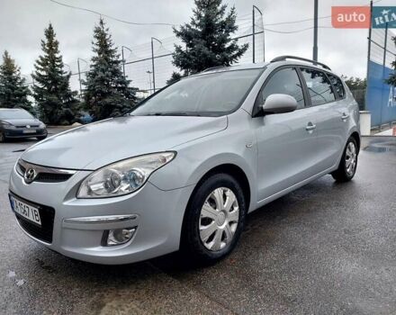 Серый Хендай i30, объемом двигателя 1.59 л и пробегом 250 тыс. км за 5400 $, фото 1 на Automoto.ua