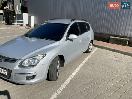 Сірий Хендай i30, об'ємом двигуна 1.4 л та пробігом 200 тис. км за 6250 $, фото 1 на Automoto.ua