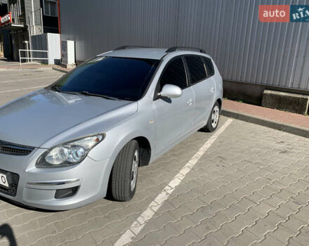 Сірий Хендай i30, об'ємом двигуна 1.4 л та пробігом 200 тис. км за 6250 $, фото 1 на Automoto.ua
