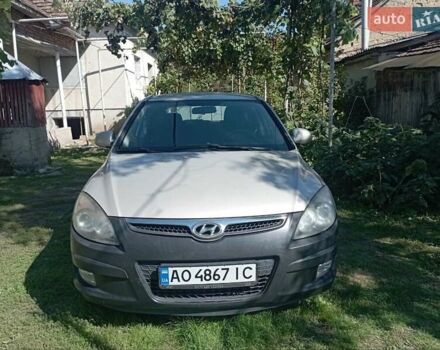 Сірий Хендай i30, об'ємом двигуна 1.4 л та пробігом 220 тис. км за 5400 $, фото 1 на Automoto.ua