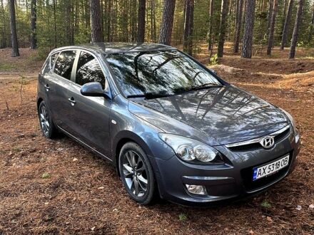 Серый Хендай i30, объемом двигателя 1.4 л и пробегом 242 тыс. км за 4700 $, фото 1 на Automoto.ua