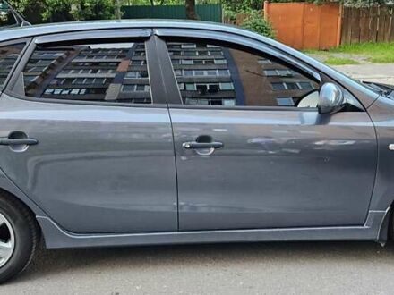 Серый Хендай i30, объемом двигателя 1.59 л и пробегом 230 тыс. км за 7800 $, фото 1 на Automoto.ua