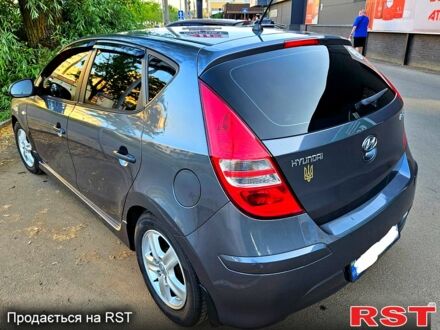 Серый Хендай i30, объемом двигателя 1.6 л и пробегом 230 тыс. км за 7800 $, фото 1 на Automoto.ua