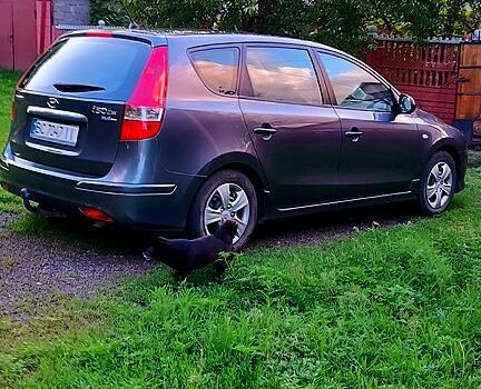 Серый Хендай i30, объемом двигателя 1.6 л и пробегом 260 тыс. км за 5800 $, фото 1 на Automoto.ua
