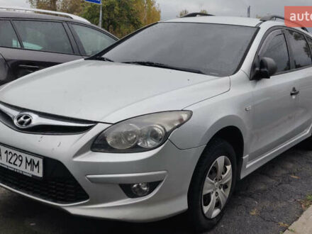 Сірий Хендай i30, об'ємом двигуна 1.58 л та пробігом 349 тис. км за 6000 $, фото 1 на Automoto.ua