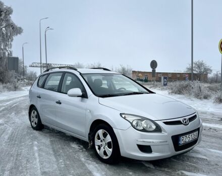 Серый Хендай i30, объемом двигателя 1.3 л и пробегом 280 тыс. км за 2550 $, фото 1 на Automoto.ua