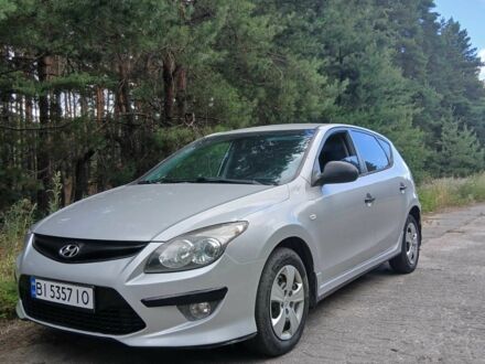 Серый Хендай i30, объемом двигателя 1.6 л и пробегом 260 тыс. км за 5550 $, фото 1 на Automoto.ua