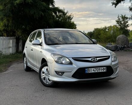 Серый Хендай i30, объемом двигателя 1.6 л и пробегом 250 тыс. км за 4599 $, фото 1 на Automoto.ua