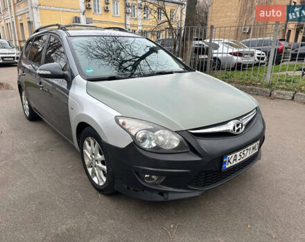 Сірий Хендай i30, об'ємом двигуна 1.58 л та пробігом 230 тис. км за 3450 $, фото 1 на Automoto.ua