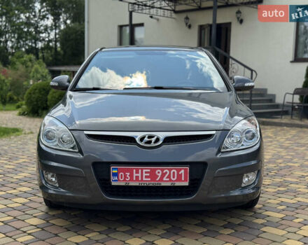 Серый Хендай i30, объемом двигателя 1.6 л и пробегом 172 тыс. км за 9300 $, фото 1 на Automoto.ua