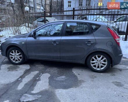 Серый Хендай i30, объемом двигателя 1.6 л и пробегом 275 тыс. км за 5999 $, фото 1 на Automoto.ua