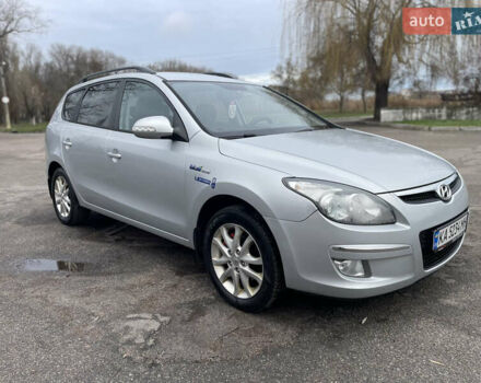 Сірий Хендай i30, об'ємом двигуна 1.58 л та пробігом 282 тис. км за 6150 $, фото 1 на Automoto.ua