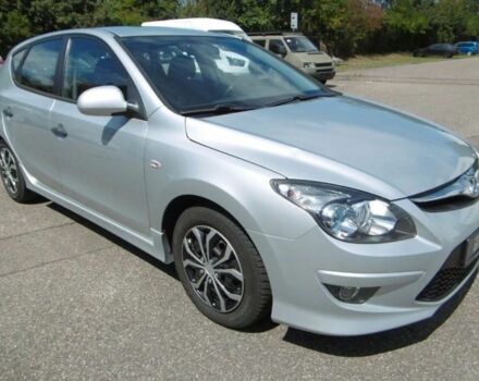 Сірий Хендай i30, об'ємом двигуна 1.4 л та пробігом 215 тис. км за 3999 $, фото 1 на Automoto.ua