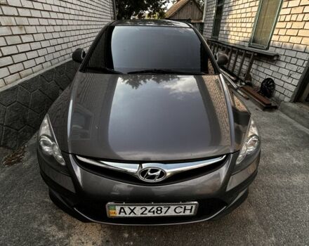 Серый Хендай i30, объемом двигателя 1.4 л и пробегом 250 тыс. км за 6300 $, фото 1 на Automoto.ua
