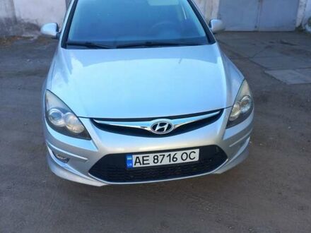 Хендай i30 2010 в Каменское - Днепродзержинск на Automoto.ua Серый Хендай i30, объемом двигателя 1.4 л и пробегом 203 тыс. км за 5800 $, фото 1 на Automoto.ua