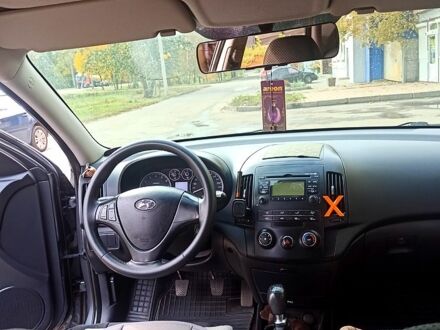 Серый Хендай i30, объемом двигателя 1.4 л и пробегом 175 тыс. км за 6600 $, фото 1 на Automoto.ua