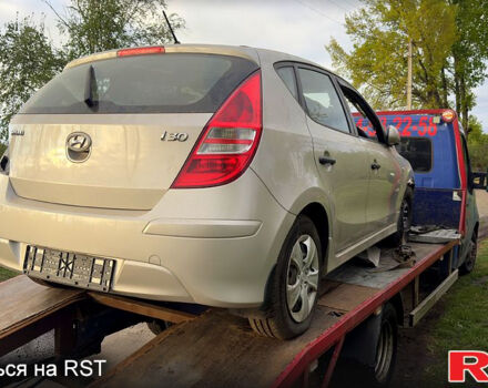 Серый Хендай i30, объемом двигателя 1.4 л и пробегом 200 тыс. км за 2500 $, фото 1 на Automoto.ua