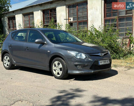Сірий Хендай i30, об'ємом двигуна 1.6 л та пробігом 310 тис. км за 5200 $, фото 1 на Automoto.ua