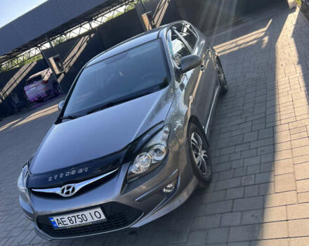 Серый Хендай i30, объемом двигателя 1.6 л и пробегом 184 тыс. км за 7500 $, фото 1 на Automoto.ua