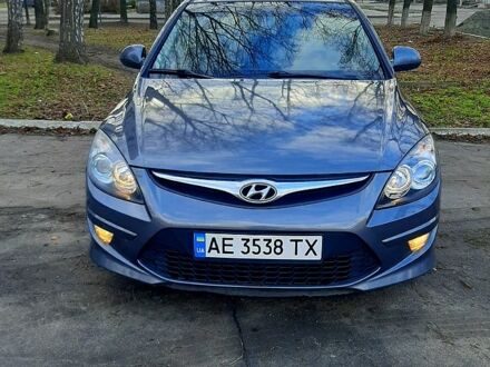 Сірий Хендай i30, об'ємом двигуна 1.4 л та пробігом 140 тис. км за 7500 $, фото 1 на Automoto.ua