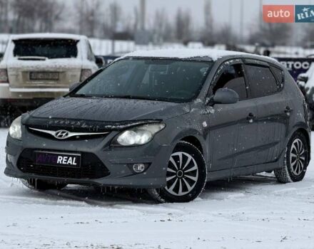 Сірий Хендай i30, об'ємом двигуна 1.59 л та пробігом 184 тис. км за 7500 $, фото 1 на Automoto.ua