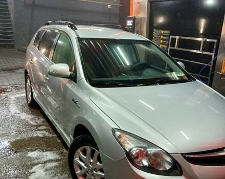 Серый Хендай i30, объемом двигателя 1.4 л и пробегом 218 тыс. км за 7000 $, фото 1 на Automoto.ua