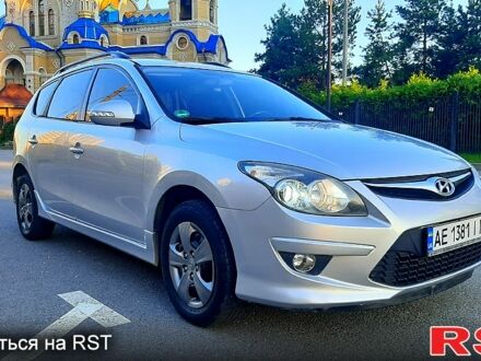 Хендай i30 2011 в Первомайском на Automoto.ua Серый Хендай i30, объемом двигателя 1.4 л и пробегом 227 тыс. км за 6300 $, фото 1 на Automoto.ua