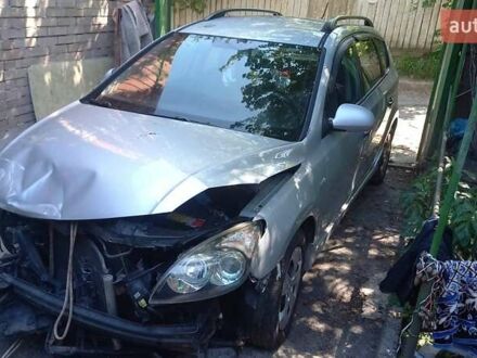 Хендай i30 2011 в Киеве на Automoto.ua Серый Хендай i30, объемом двигателя 1.4 л и пробегом 313 тыс. км за 4000 $, фото 1 на Automoto.ua