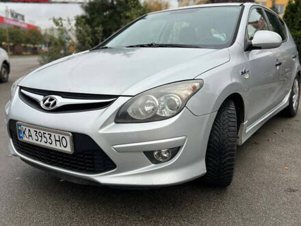 Серый Хендай i30, объемом двигателя 1.58 л и пробегом 284 тыс. км за 6200 $, фото 1 на Automoto.ua