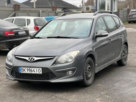 Серый Хендай i30, объемом двигателя 1.6 л и пробегом 290 тыс. км за 2750 $, фото 1 на Automoto.ua