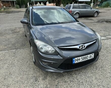 Серый Хендай i30, объемом двигателя 1.6 л и пробегом 305 тыс. км за 5250 $, фото 1 на Automoto.ua