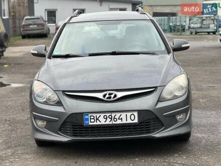 Серый Хендай i30, объемом двигателя 1.6 л и пробегом 290 тыс. км за 2750 $, фото 1 на Automoto.ua