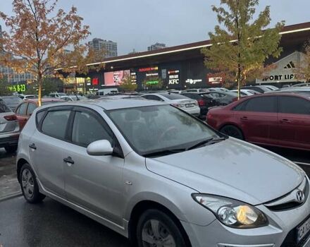 Серый Хендай i30, объемом двигателя 1.4 л и пробегом 175 тыс. км за 5600 $, фото 1 на Automoto.ua