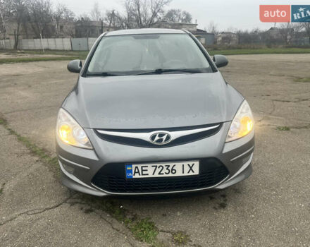 Серый Хендай i30, объемом двигателя 1.58 л и пробегом 191 тыс. км за 7000 $, фото 1 на Automoto.ua