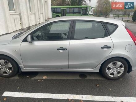 Серый Хендай i30, объемом двигателя 1.4 л и пробегом 195 тыс. км за 6000 $, фото 1 на Automoto.ua