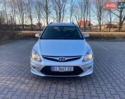 Сірий Хендай i30, об'ємом двигуна 1.58 л та пробігом 279 тис. км за 5600 $, фото 1 на Automoto.ua