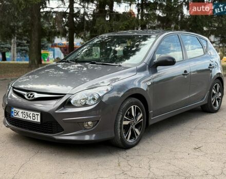 Серый Хендай i30, объемом двигателя 1.4 л и пробегом 160 тыс. км за 5700 $, фото 1 на Automoto.ua