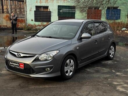 Серый Хендай i30, объемом двигателя 1.4 л и пробегом 162 тыс. км за 6490 $, фото 1 на Automoto.ua
